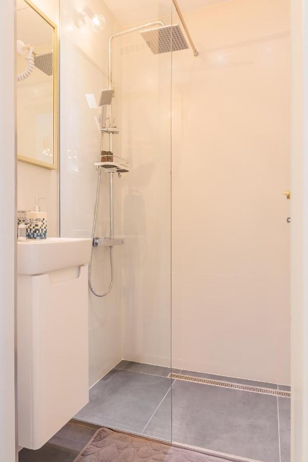 New Studio Carturesti - City Center Bucarest Exterior foto